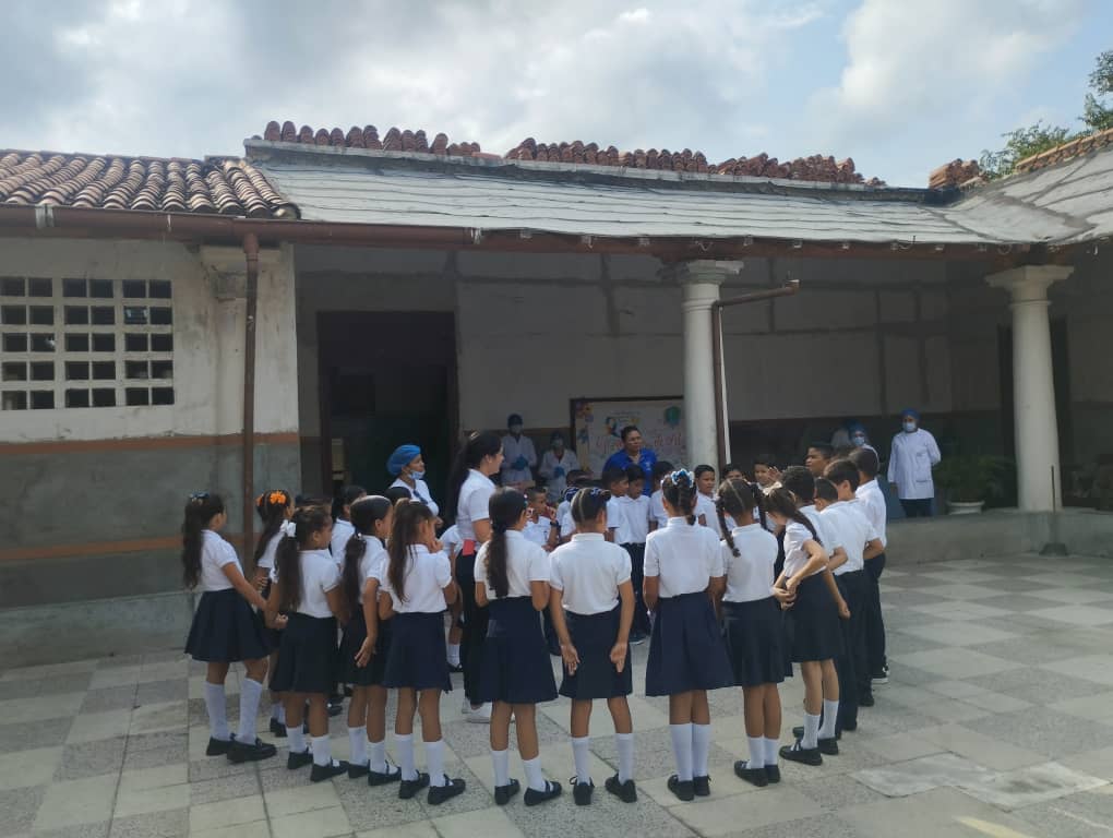 Fundación CIEPE enseña ciencia, tecnología e innovación agroalimentaria con el programa de masificación "Semillero Científico" a estudiantes del Complejo Educativo "Los Ángeles"