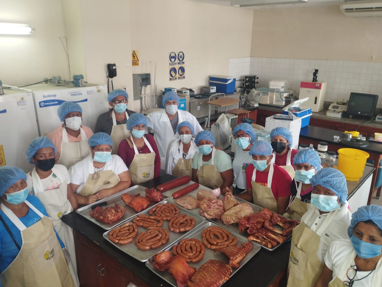 Fundación CIEPE dicta Taller Teórico - Práctico a productores del Fundo Nueva Esperanza II en elaboración de productos cárnicos (Cerdo)