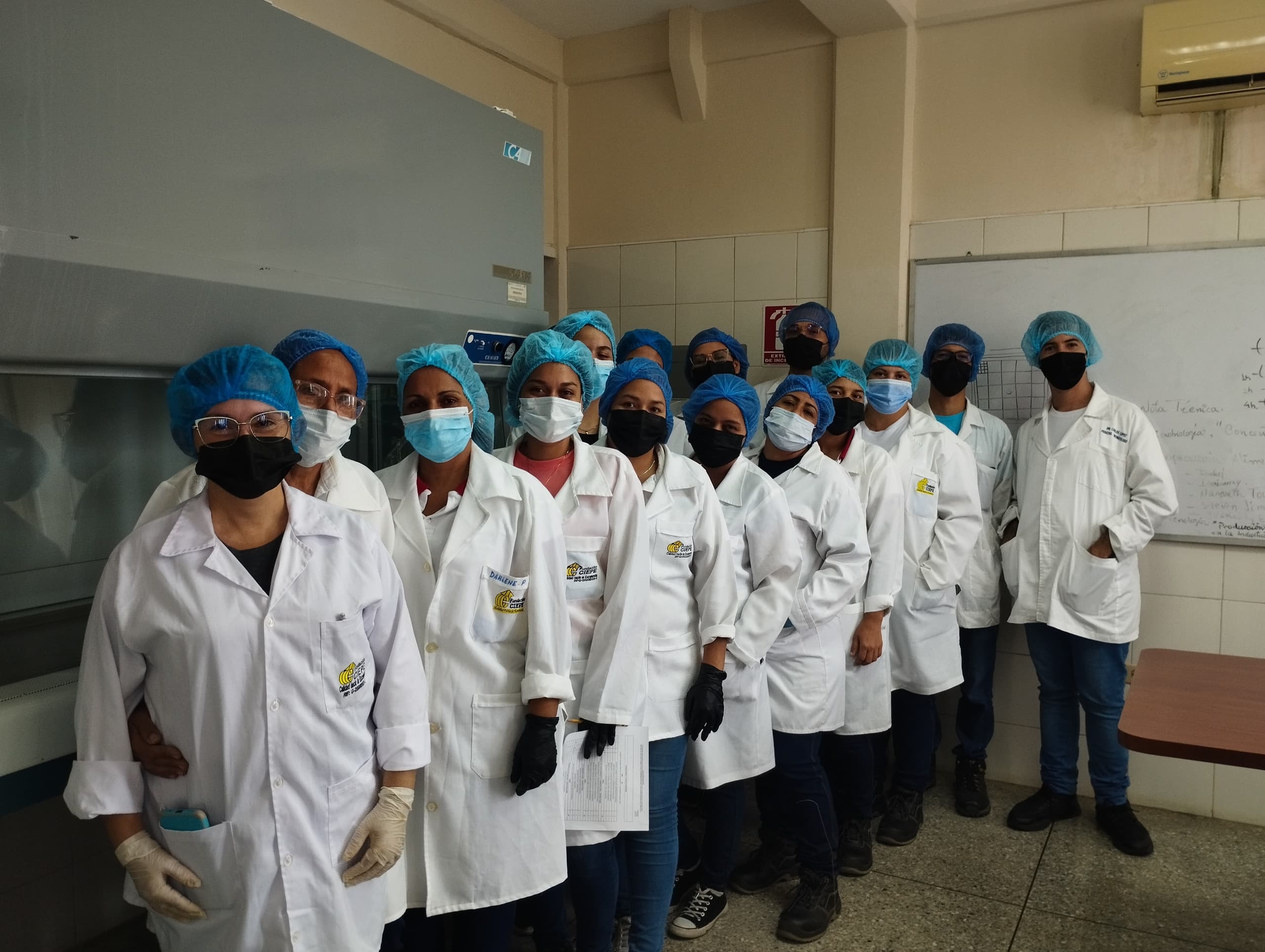 La División de Biotecnología capacita a Investigadores de la Fundación CIEPE con formación teórico - práctica "Técnicas básicas para el manejo de microorganismos en el laboratorio de Biotecnología"