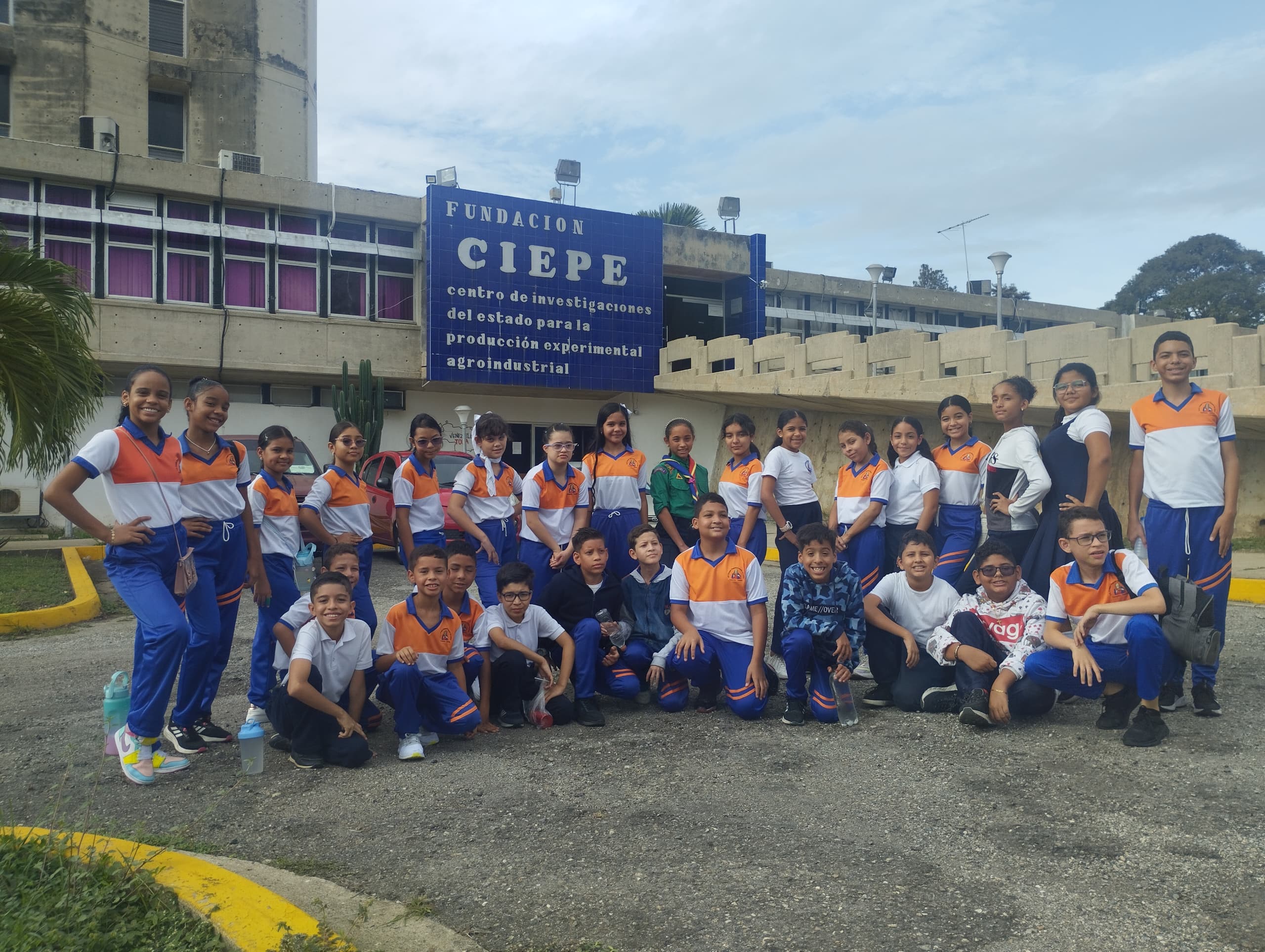 El Programa Nacional de Semilleros Científicos en la Fundación CIEPE recibe U.E.C Sagrado Corazón de Jesús