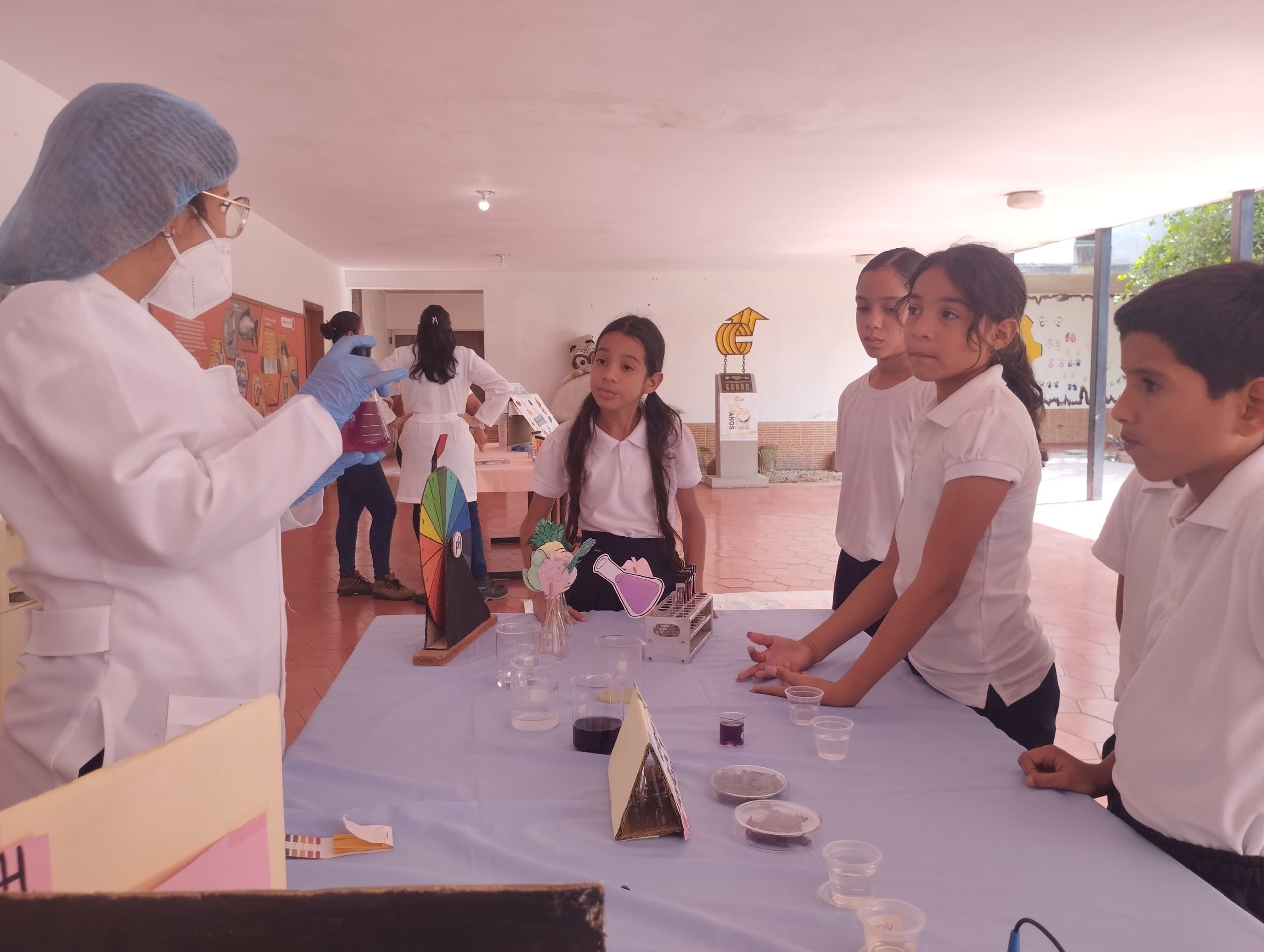 Con el Plan de Masificación del Programa Semilleros Científicos la Fundación CIEPE recibe a Niños y Niñas de la E.B. Rafael Andrade