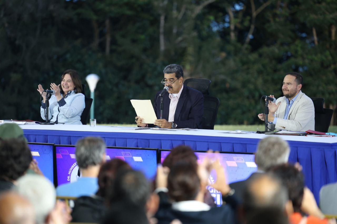 Presidente Nicolás Maduro aprueba financiamiento de 209 proyectos de investigación