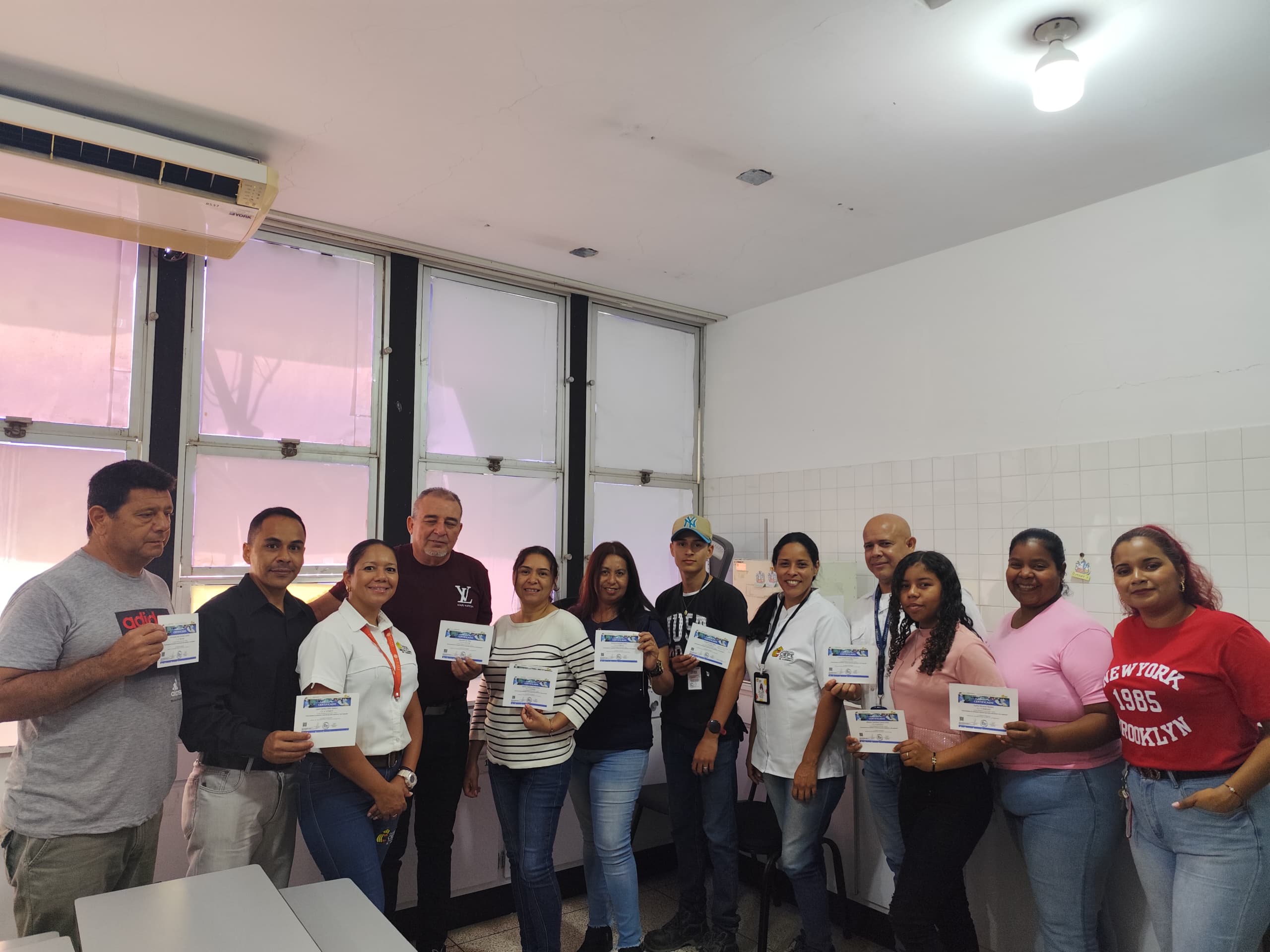 La Fundación CIEPE Productores de Aguacate reciben certificado por formar parte del Panel de Catadores del rubro.