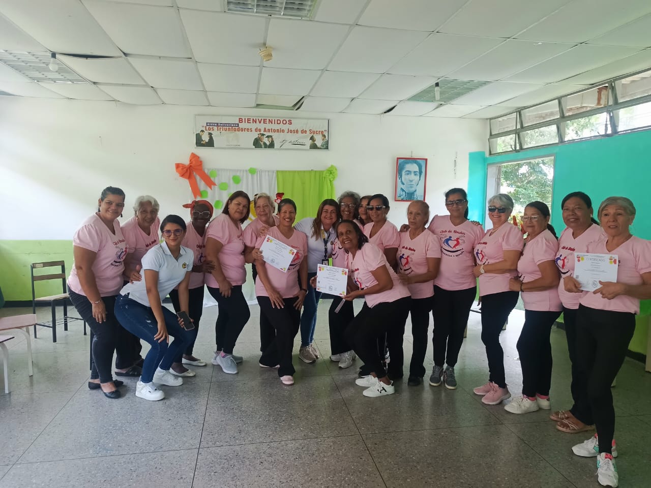 El Club de Abuelos de San José recibe certificados del Curso Elaboración de Productos Lácteos y sus Derivados