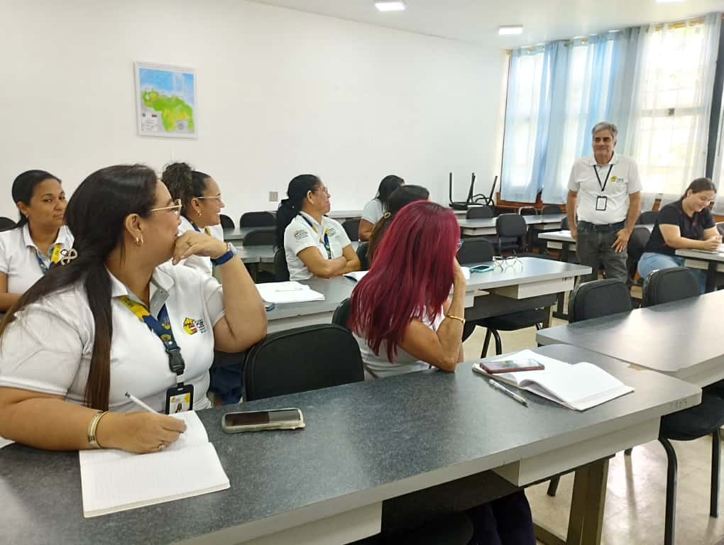 ​Trabajadores de la Fundación CIEPE se forman en Contrataciones Públicas