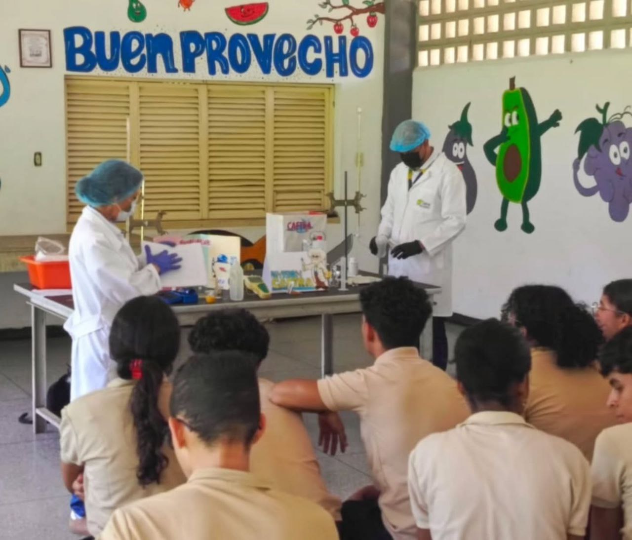 Fundación CIEPE Inspira a la Juventud en la Ciencia con el Programa Semillero Científico