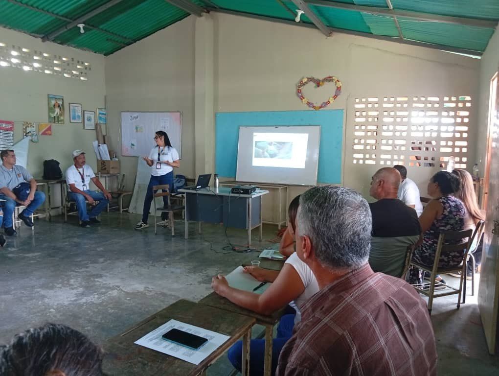 Fundación CIEPE impulsa la producción porcina con capacitación sobre Cerdos en Traspatio